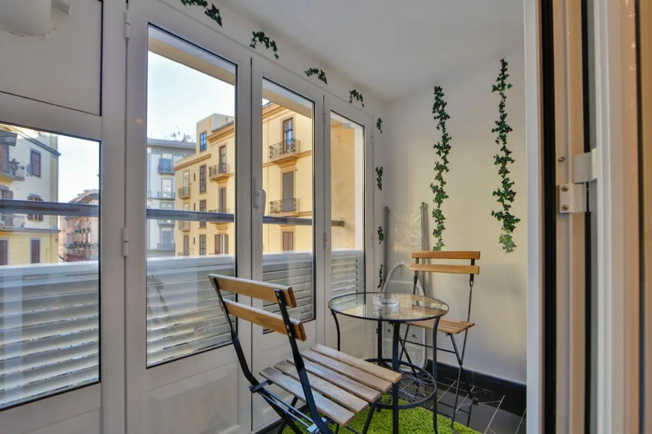 Residenza Napoli Centrale 0*, Naples