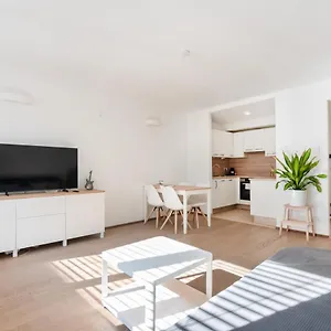 Immersed Into Vienna's Life And Yet A Retreat, Minimum 30 Nights Apartment Vienna
